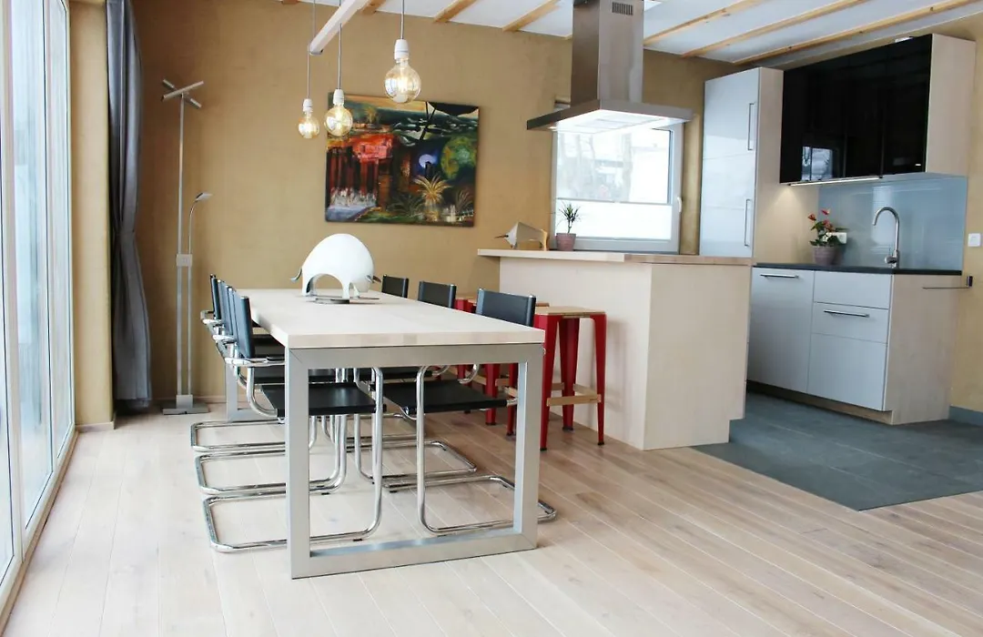 Graues Haus-1